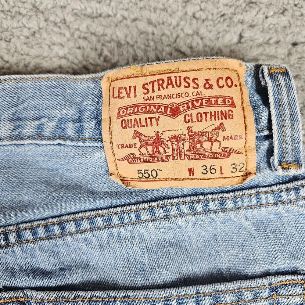 Levis 550 Jeans Mens 35x30* Denim Relaxed Straight Light Wash Grunge Distressed